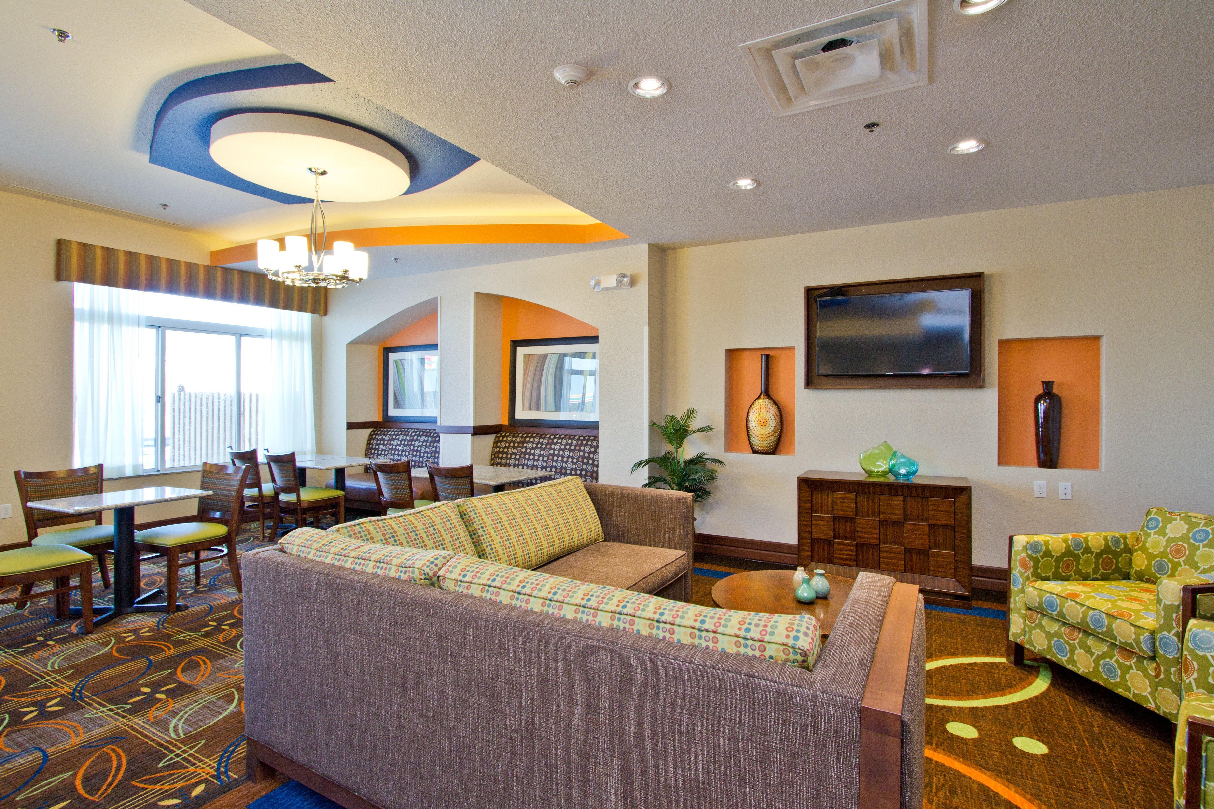 Holiday Inn Express And Suites Denver East Peoria Street By Ihg Buitenkant foto
