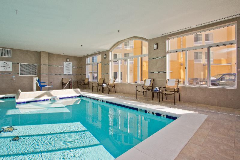 Holiday Inn Express And Suites Denver East Peoria Street By Ihg Buitenkant foto