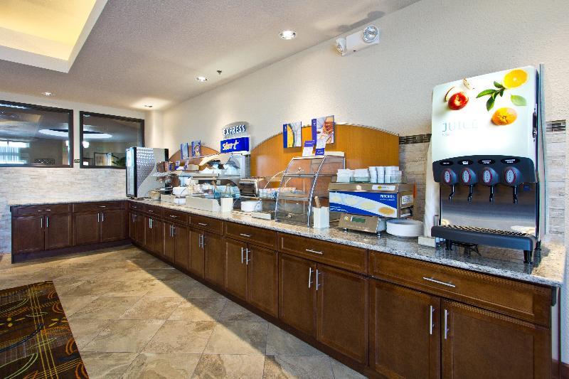 Holiday Inn Express And Suites Denver East Peoria Street By Ihg Buitenkant foto